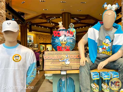 donald duck 90 merch.